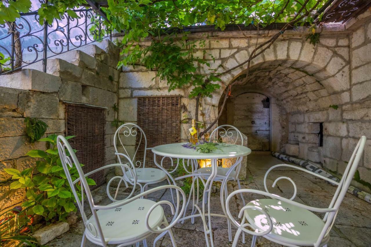 Villa Ivana 1903 *