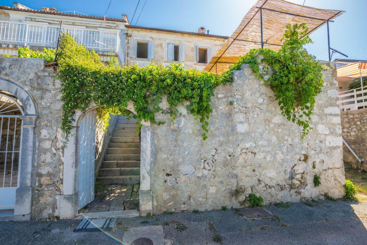 Ivana 1903 Villa