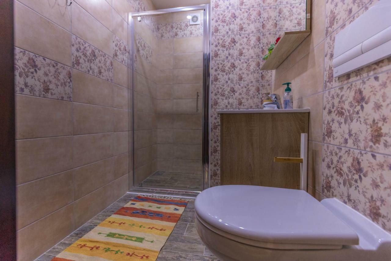 Ivana 1903 Villa